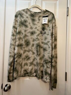 🦋 NWT Reef Long Sleeve Tie-Dye Tee in Olive Green size large
